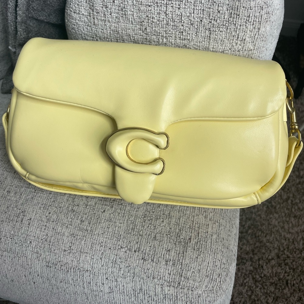 Coach Pillow Tabby 18 shoulder bag Yellow